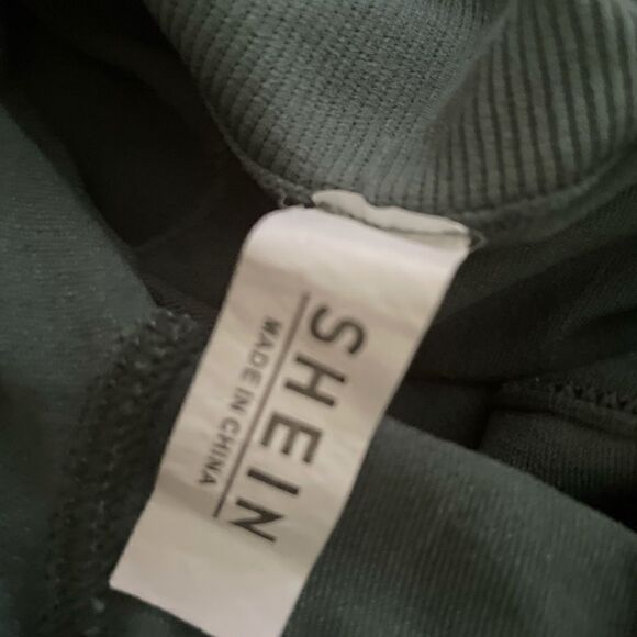 Shein hi waist sports shorts - Picture 3 of 3
